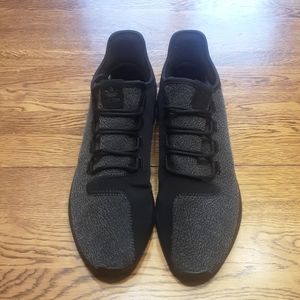 Men's preowned Adidas shoes 11 $ 38.00 # 641